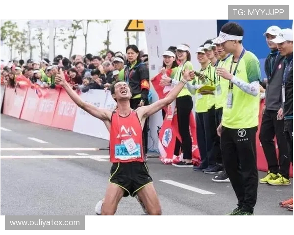南京极限运动队在马拉松大满贯中的力量展现与精彩点评