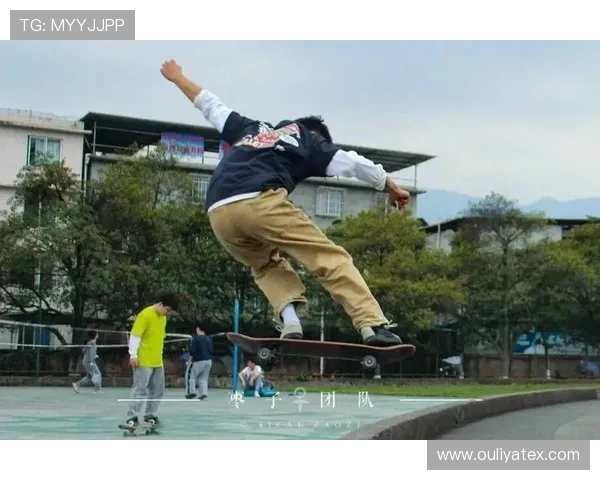 广州滑板队荣登滑板意识排行榜第三名展现青春活力与团队精神