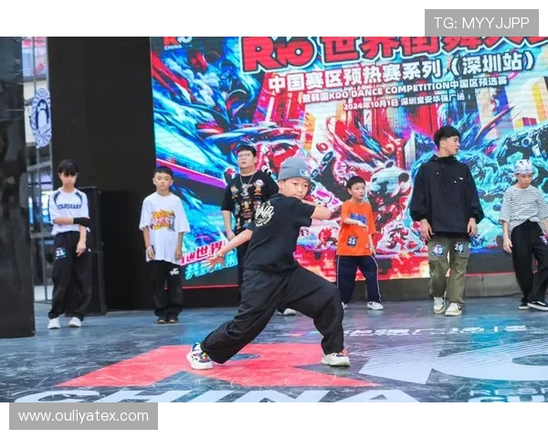 深圳街舞队与成都街舞队的速度对决赛后分析与精彩回顾