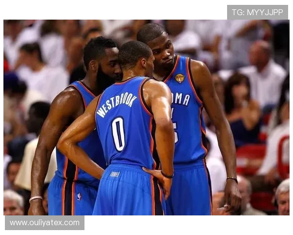 2012年NBA总决赛小牛队与雷霆队的激烈对决与精彩瞬间回顾