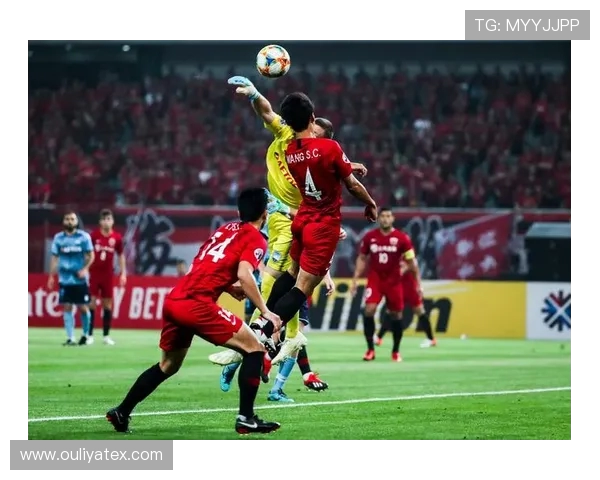 上海上港与悉尼精彩对决集锦回顾展现足球魅力与激情瞬间 上海上港与悉尼精彩对决集锦回顾展现足球魅力与激情瞬间