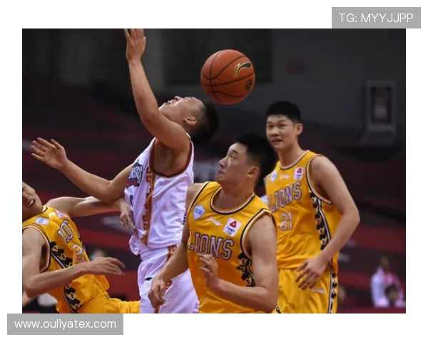 浙江广厦迎战山东高速争夺CBA季后赛关键胜利的激烈对决 浙江广厦迎战山东高速争夺CBA季后赛关键胜利的激烈对决