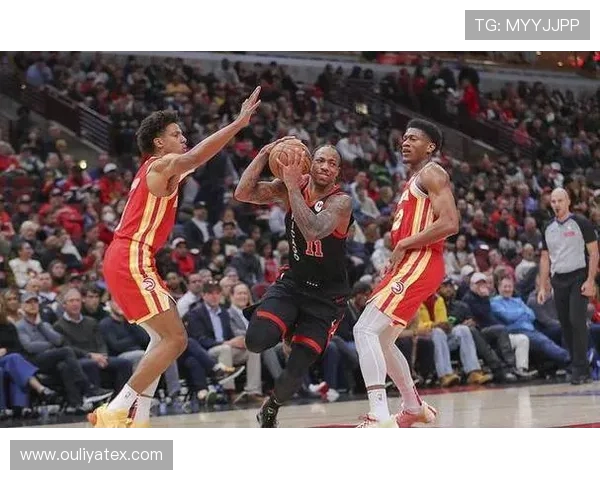 老鹰与公牛精彩对决直播回放全程回顾与精彩瞬间分析 老鹰与公牛精彩对决直播回放全程回顾与精彩瞬间分析