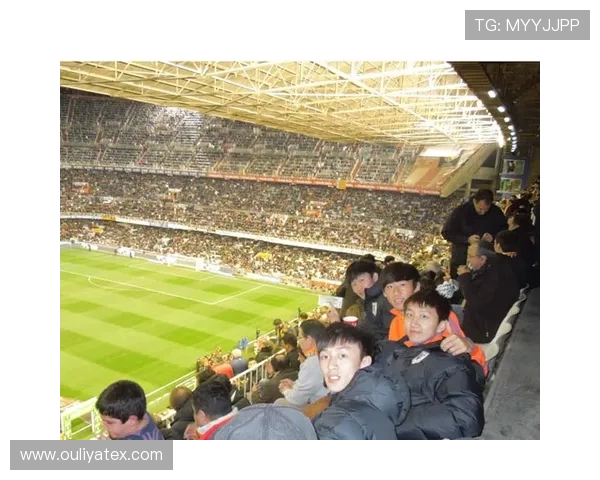 鲁能与恒大球迷激情对决精彩瞬间回顾视频分享