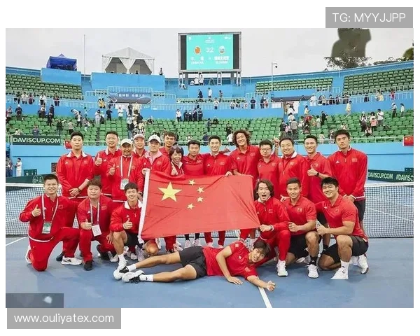 广州网球队在世界锦标赛中的团队协作展现出色值得赞赏